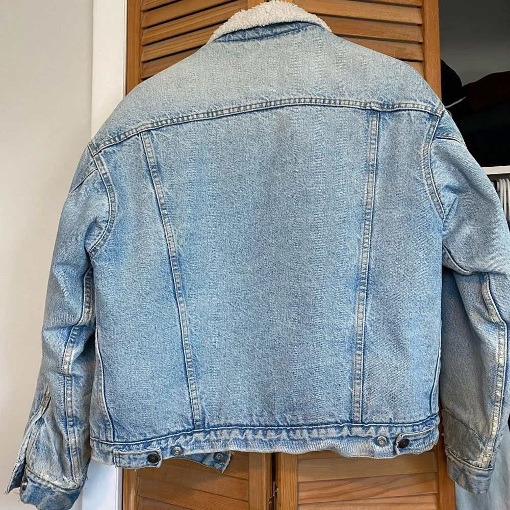 Levi's Light Blue Denim Jacket Sleeve Detail